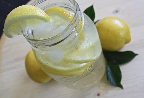 Lemon water 600