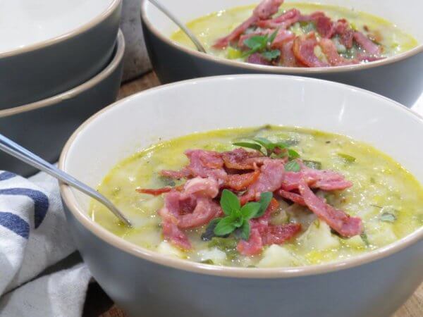 Green leek and potato soup