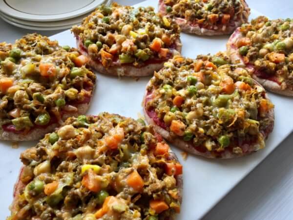 Moroccan mince pizzas