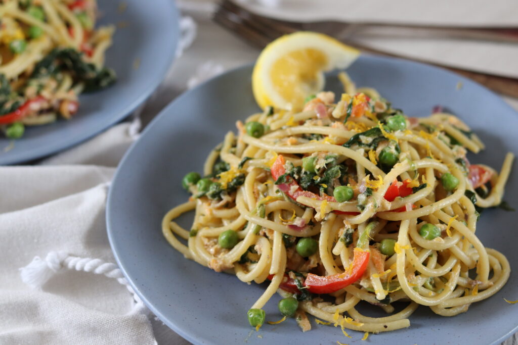 Creamy Salmon Spaghetti with Lemon and Garlic