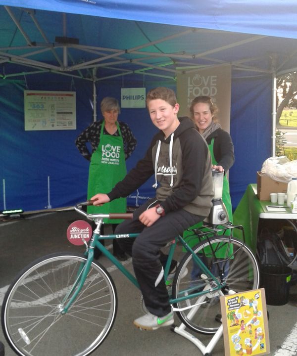 Set up a Smoothie Bike Stand